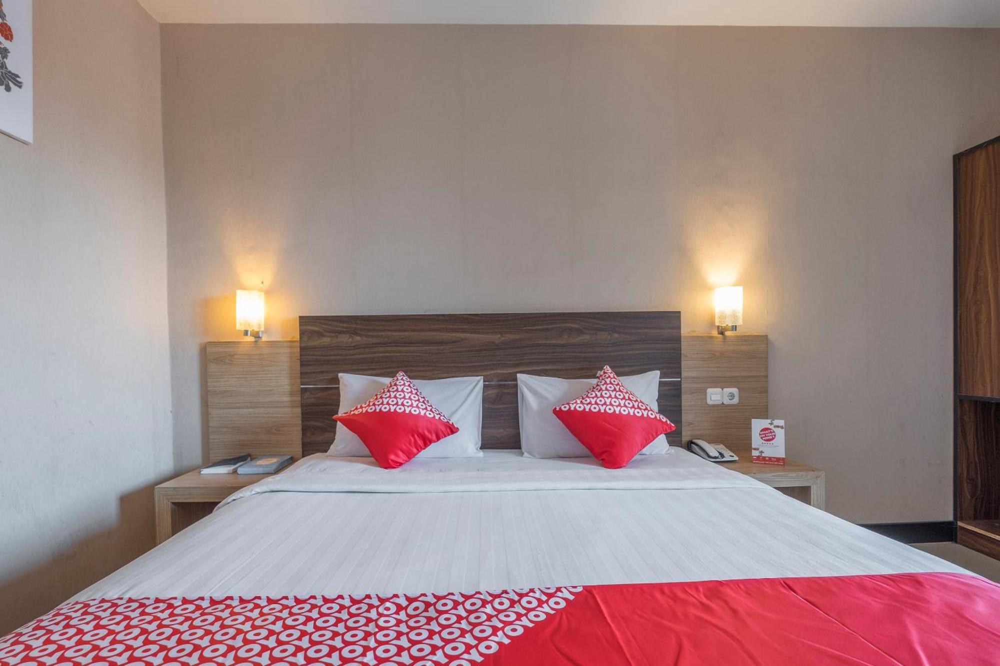 Oyo 1081 Allson City Hotel Makassar Kültér fotó