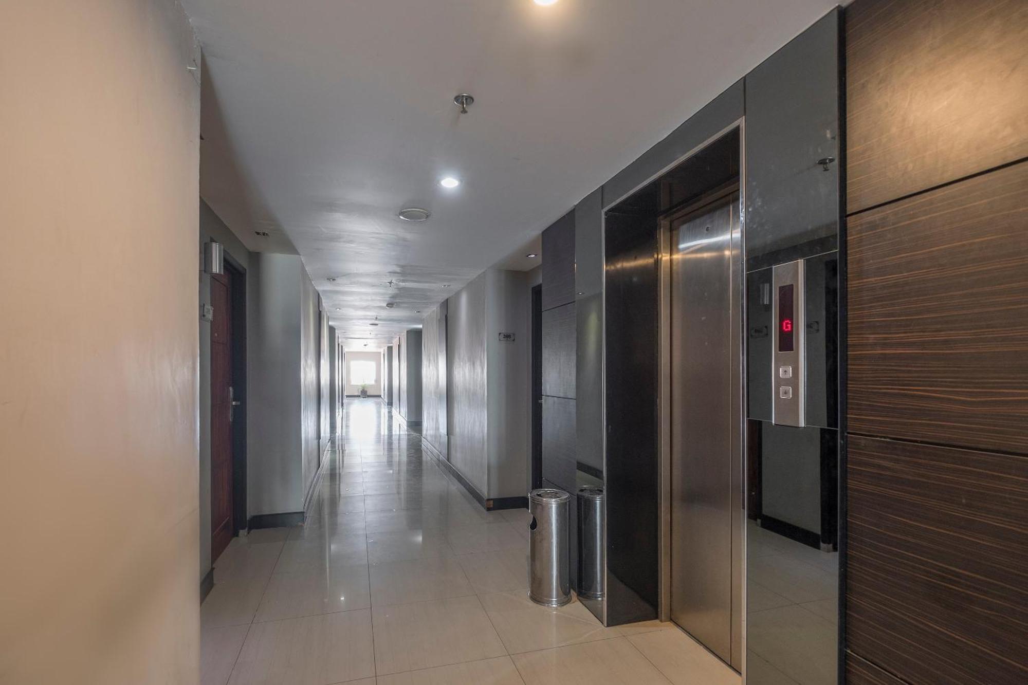 Oyo 1081 Allson City Hotel Makassar Kültér fotó