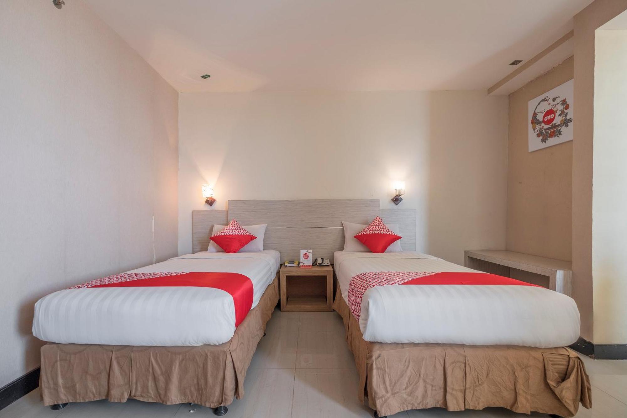 Oyo 1081 Allson City Hotel Makassar Kültér fotó