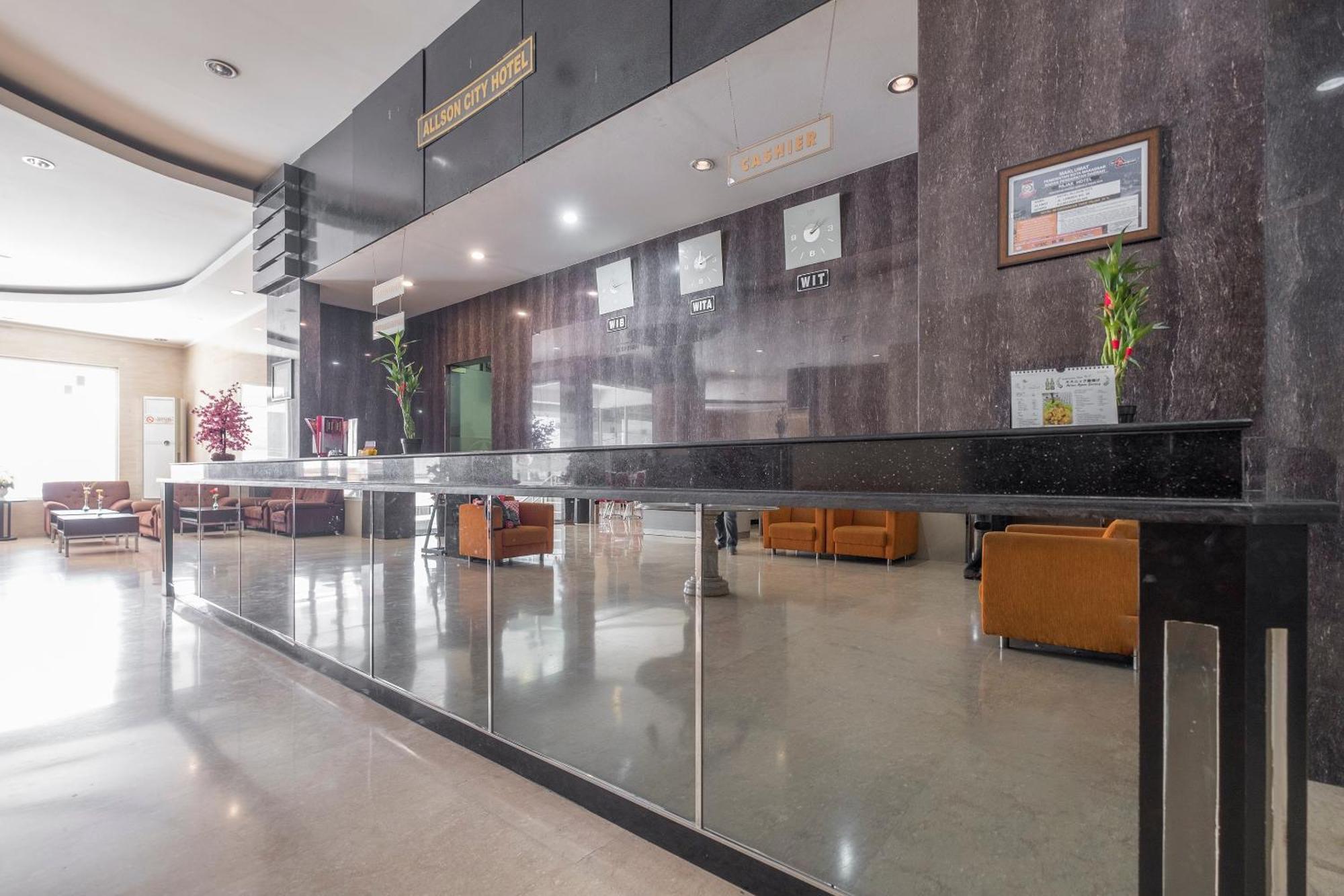 Oyo 1081 Allson City Hotel Makassar Kültér fotó