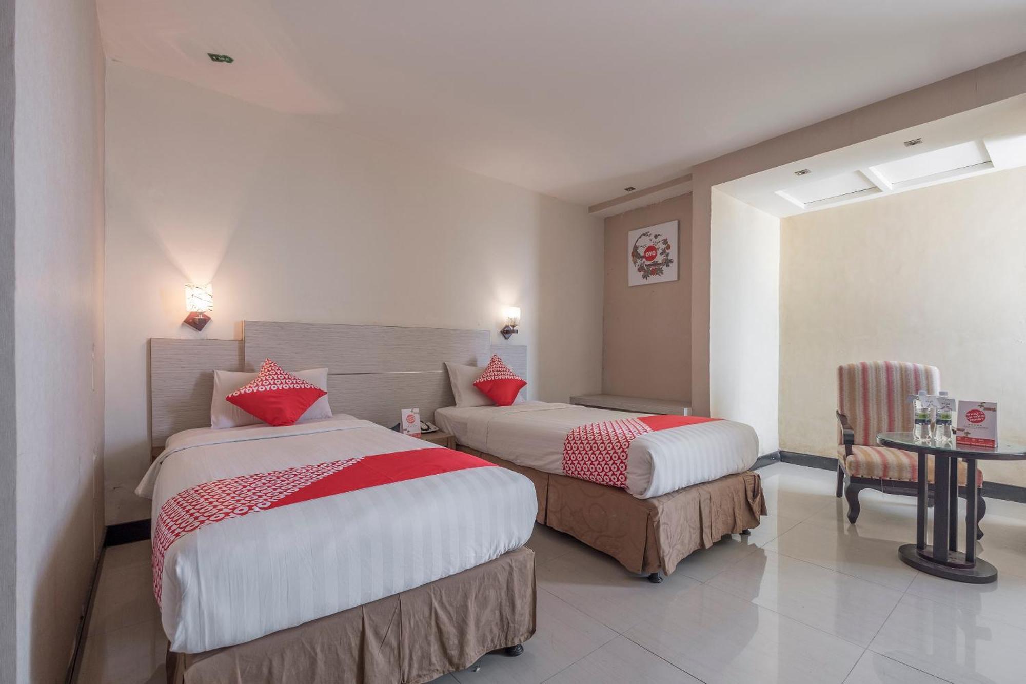 Oyo 1081 Allson City Hotel Makassar Kültér fotó